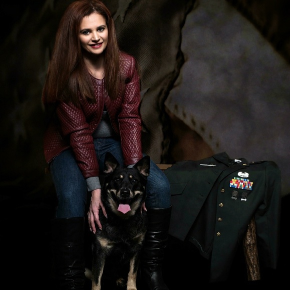 Meet your Posher, Beth - Picture 2 of 5